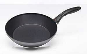 EDGE �m���X�e�B�b�N�t���C�p�� �W�t�� �T�C�Y: ���a11�C���` Swiss Diamond EDGE Non-Stick Frying Pan with Lid Size: 11 Diameter