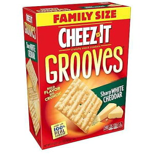 Cheez-It Grooves �N���X�s�[�`�[�Y�N���b�J�[�`�b�v�X�A�V���[�v�z���C�g�`�F�_�[�A�t�@�~���[�T�C�Y�A1.06 �|���h (12 �p�b�N) Cheez-It Grooves Crispy Cheese Cracker Chips, Sharp White Cheddar, Family Size, 1.06 P