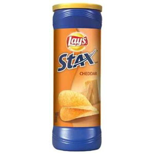 Lay's Stax �`�F�_�[�����|�e�g�N���X�v 5.5 �I���X (12 �p�b�N) Lay's Stax Cheddar Flavored Potato Crisps 5.5 oz (Pack of 12)