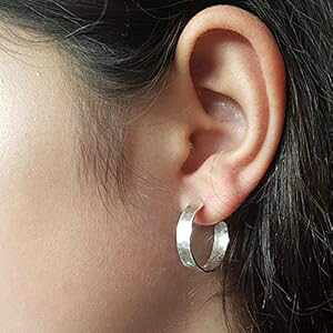 �I�[�v���t�[�v�C�������O �|�X�g�t�� �X�^�[�����O�V���o�[ �n���}�[�h ��5mm �n�[�t�t�[�v ���b�v�t�[�v �����p Avnis Open Hoop Earrings with post Sterling Silver Hammered Wide 5mm Half Hoop Wrap Hoops for Women