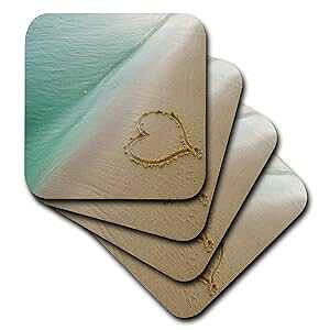 3dRose CST_173299_3 ےn[g`Ar[`̍ɒꂽn[g Z~bN^CR[X^[ (4Zbg) 3dRose CST_173299_3 Heart Shape Symbolizing Love, Heart Carved in Sand on The Beach Ceramic Tile Coaster (S