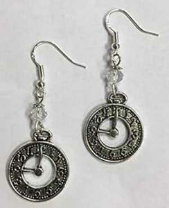 �N���b�N �C�������O�A�X�`�[���p���N �X�^�C���A�N���A �t�@�Z�b�g �N���X�^�� �A�N�Z���g �r�[�Y�A�X�^�[�����O �V���o�[ �C���[���C���[�t�� Ann Peden Jewelry Clock earrings, steampunk style, with cl