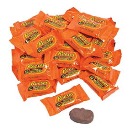 Fun Express - Reese's Peanut Butter Pumpkins for Halloween - Edibles - Chocolate - Branded Chocolate - Halloween - 30 Pieces
