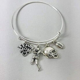 チームママのためのサッカーシルバートーンチャームバングルブレスレットジュエリーギフト Our Little Charms Football Silver-Tone Charm Bangle Bracelet Jewelry Gift for Team Mom
