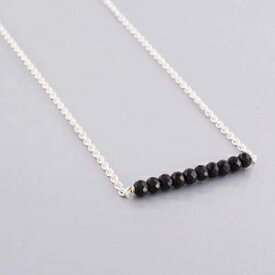 スターリングシルバーチェーン付きの可憐なブラックスピネルバーネックレス8月の誕生日レイヤーネックレス anushruti Dainty Black Spinel Bar Necklace with Sterling Silver Chain August Birthday Layering Necklace