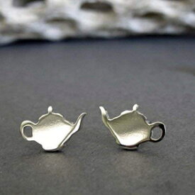 ティーポットケトルスタッドピアスポリッシュスターリングシルバーポストジュエリー。アメリカで手作り。 Poseidon's Booty Tea pot kettle stud earrings polished sterling silver post jewelry. Handmade in the USA.