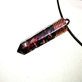 ガーネットオルゴンペンダント（5cm、2インチ）ネックレス-富、愛、レイキ注入-お守り Garnet Orgonite Pendant(5cm, 2inches) Necklace-Wealth, Love, Reiki Infused- Talisman