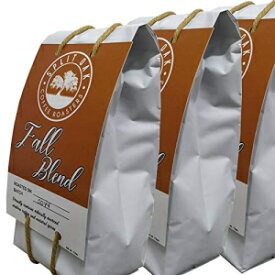 ザ クラフト スペシャル スパイス コーヒー フォール ブレンド 3 パック 手でローストした挽いたコーヒー、ナツメグ、シナモン、パンプキン スパイスの香り - SPLIT OAK COFFEE ROASTERS による FALL IN LOVE COFFEE LIMITED EDITION (3 パック)