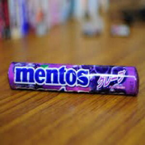 メントスグレープチューイーキャンディ 10ロール 日本輸入 10 Rolls of Mentos Grape Chewy Candy Japan Import