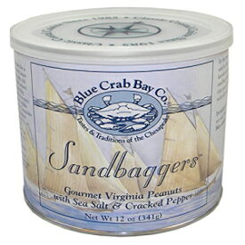 ブルークラブベイ「サンドバッガー」 - グルメバージニアピーナッツ、シーソルト＆ひび割れペッパー入り、12オンス。ブリキ(4個パック) Blue Crab Bay "Sandbaggers" - Gourmet Virginia Peanuts with Sea Salt & Cracked Pepper, 12 Oz. Tin (4-