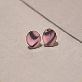 アマランスとルーによるニュートラルピンクの小さなスタッドピアス Rue Studios Neutral Pink Tiny Stud Earrings by Amaranth and Rue