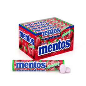 メントス チューイミント キャンディロール、ストロベリー、溶けない、パーティー、15 個 (1 個パック) Mentos Chewy Mint Candy Roll, Strawberry, Non Melting, Party,15 Count (Pack of 1)