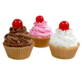 3 つのフェイク カップケーキ - バニラ、チョコレート、ストロベリーのカップケーキ、マラスキーノ チェリーを上に乗せたもの 3 Fake Cupcakes - Vanilla, Chocolate and Strawberry Cupcakes with Maraschino Cherry on Top