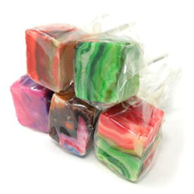ハード キャンディ キューブ ロリポップ 吸盤: Espeez の個別包装フレーバー吸盤パック - オールドファッション スクエア パーティー ポップ - タイダイ、24 個 Hard Candy Cube Lollipop Suckers: Individually Wrapped Flavored Sucker Pack by