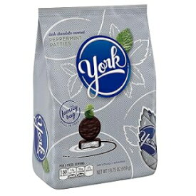 YORK ペパーミントパティ ダークチョコレートで覆われたミントキャンディー、19.75オンス YORK Peppermint Patties Dark Chocolate Covered Mint Candy, 19.75 Oz