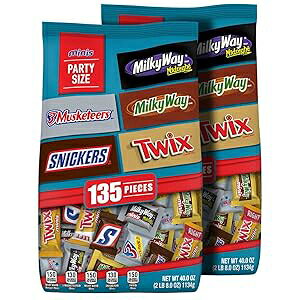 M&M's SNICKERS, TWIX, MILKY WAY & 3 MUSKETEERS Variety Pack Fun Size Variety Pack Milk Chocolate & Dark Chocolate Candy Bars Assortment, 40 oz 135 Piece Bag
