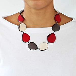 �E�G�n�[�X �^�O�A �l�b�N���X�A���b�h�A�A�C�{���[�A�O���[ FLORAMA Natural Jewelry Wafers Tagua Necklace in Red, Ivory and Gray