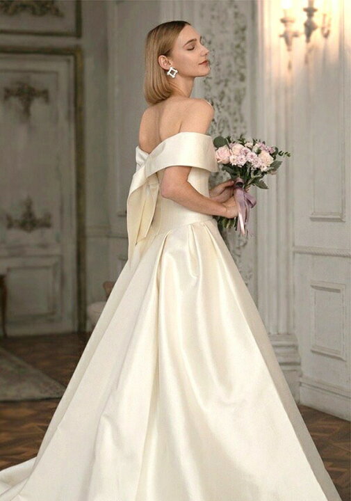 高級感◎ サテン ウェディングドレス Aライン オフショルダー パニエ  