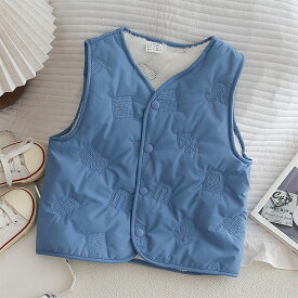 【送料無料】ベスト キッズ 子供服 こども服 男の子 女の子 男女兼用 ベスト アウター キルティング 中綿入り ふわふわ インナー 防寒 保温性 暖かい 軽量 羽織 可愛い 秋 冬 部屋着 お出かけ 通園通学 90-160 カラバリ豊富