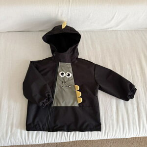 子供服 キッズ アウター パーカー 春秋 フード付き トップス 長袖 恐竜柄 ダイナソー柄 ブラック グレー 前開きファスナー 男の子 女の子 小学生 幼稚園 ジュニア 通園 通学 普段着 カジュア