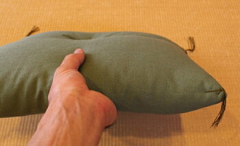 無地紬調手作り座布団【送料無料】55×59cm(銘仙判)座布団無地無地ざぶとんザブトン座ふとん55×59cm銘仙座布団座布団銘仙判増量座布団手作り座蒲団木綿座布団普段座布団紬お座布団座布団無地つむぎ座布団