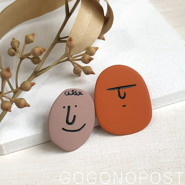 楽天市場 送料無料 シルバー925ポスト 仏頂面とにっこり顔のフェイスピアス アシンメトリー ブラウン シアーカラー おもしろ 個性派 ゆるかわ イラスト レディース 午後のポスト