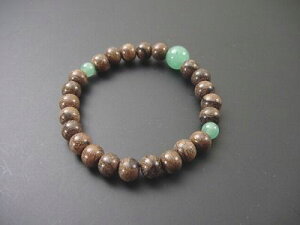 数珠ブレス シャム柿翡翠(ヒスイ)入り