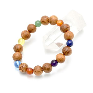 『アマビエ彫り 屋久杉ブレスレット』虹色7色天然石仕立て10ミリ玉(※親玉 アマビエ彫り仕様)木製ブレスレット 腕輪 尼彦 あま彦 天彦 天日子 天響 海彦 疫病退散 お守り 厄除け 魔除け