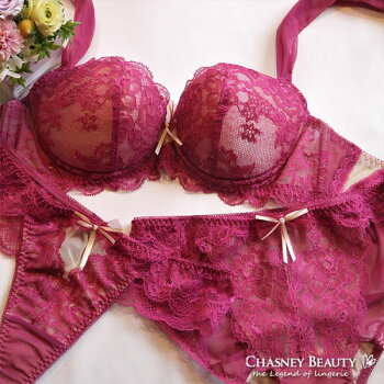 【チェスニービューティ(ChasneyBeauty)】”QUEEN”シリーズレースタンガ