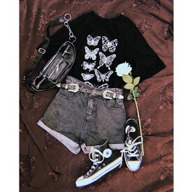 Butterflies Print Oversized T-shirts (black) Tシャツ 半袖 オーバーサイズ ビッグシルエット ブラック 黒 プリント バタフライ　蝶　流行　トレンド　夏　ユニセックス　男女兼用　ストリート　カジュアル　原宿系　韓国ファッション エーディージー　A.D.G　送料無料