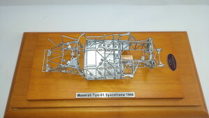 CMC 1/18 }ZeB TELAIO TIPO 61 BIRDCAGE CHASSIS 1960 MASERATI - TELAIO - TIPO 61 BIRDCAGE CHASSIS 1960 SILVER