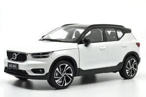 {{ Paudi model 1/18 {{ Volvo XC40 R-DESIGN zCg