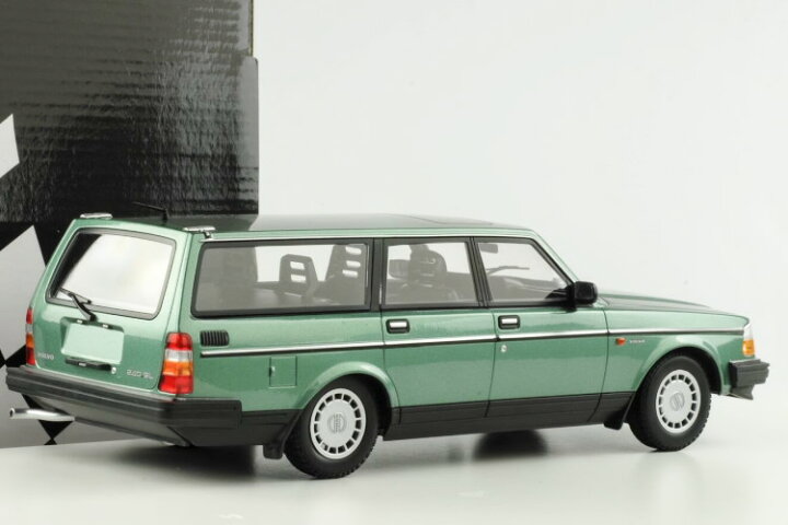 楽天市場】ミニチャンプス 1/18 ボルボ 240GL ブレーク 1986 グリーン 