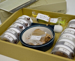 薫物屋香楽 「手作り線香キット」トラディショナル/SKK-T-1〔9種の香りとお線香作りのためのお道具セット〕線香手作りキット オリジナル線香 手作り ハンドメイド 線香 香 キット 道具 簡