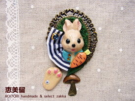 《メール便OK》【恵美留　201】うさぎ ブローチ/ブルーリボンうさぎ【白うさぎ 兎 ラビット ウサギハンドメイド 日本製】