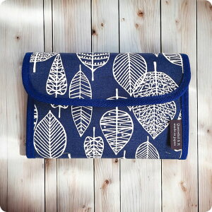 �yQuatrefoil��K�z��q�蒠�P�[�X�}���`�P�[�X �k�����[�t�������́[�ƌ���f�U�C���yNEW202508�z