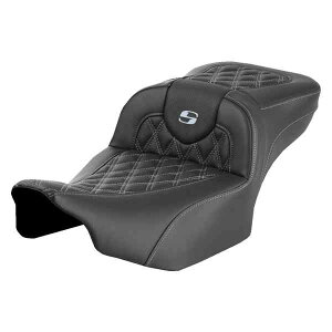  Roadsofa? GNXefbh[`V[g Th} Roadsofa? Extended Reach Seat - without Backrest - Lattice - Silver Stitch - FLTR/FLHX '23-'24 823-07-18405 DRAG 08011729