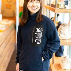 【 今夜2時まで クーポンで最大10%OFF 】 猫 ねこ おもしろ かわいい フリースジャケット EVERYDAY ( ネイビー ) | ネコ 猫柄 猫雑貨 | メンズ レディース アウター | おしゃれ ペアルック プレゼント | 大きいサイズ | SCOPY / スコーピー