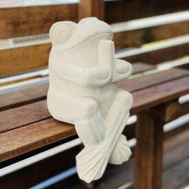 【インテリア雑貨 おしゃれ バリ風】再入荷 石像 腰掛け カエル オブジェ パラス石 H37cm 白 白色 ホワイト お祈りカエル 石の彫刻 オーナメント ガーデン 玄関 外 オブジェ 庭 飾り バリ島 アジアン インテリア 置物 ガーデニング 風水 金運アップ ハンドメイド 開店祝い