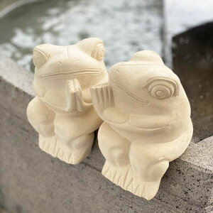【インテリア雑貨 おしゃれ バリ風】 石像 カエル 腰掛け お祈り ペア カップル セット オブジェ H15cm 白 ホワイト パラス石 石の彫刻 アジアン雑貨 インテリア 置物 オーナメント ガーデン