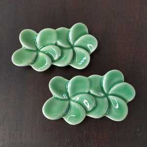 【インテリア雑貨 おしゃれ バリ風】 ジェンガラケラミック 箸置き 2個1セット 2色 グリーン ピンク プルメリア ダブル 正規品 ブランド キッチン用品 陶器 食器 バリ島製 バリ リゾート ウエ