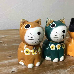 木彫り お座りバリネコ 鈴付 5色 オブジェ ネコの置き物 猫 ねこ 置物 木製 かわいい 猫雑貨 アニマル アジアン雑貨 バリ雑貨 木彫りインテリア バリ島 猫好き グッズ 雑貨 誕生日 プレゼント