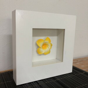 【 アウトレット 在庫処分 スーパーセール 半額 】 アジアン雑貨 インテリア バリ風 木枠 花 オブジェ プルメリア A-2 黄色花 白枠 インテリア 南国風 ハワイ バリ雑貨 置物 アジアン雑貨 モダ