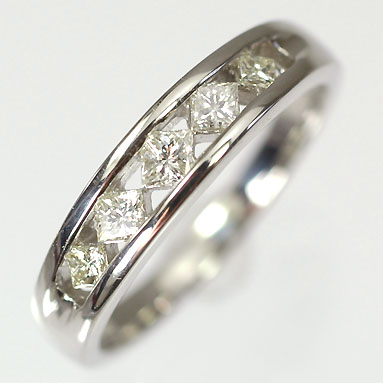 ダイヤモンド リング プリンセスカット プラチナ・ダイヤ0.3ct（鑑別書カード付）　プリンセス５リング（指輪） ダイヤモンド指輪