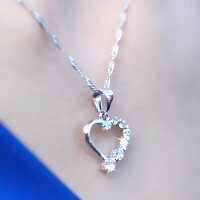 クリスマスにサプライズでプレゼントを贈ろう 彼女に喜ばれるアクセサリー 予算15 000円 のおすすめプレゼントランキング Ocruyo オクルヨ