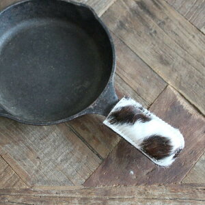 What will be will be ハラコ 使い スキレット ハンドル レザー カバー ハンドメイド 本革 スキレット ハンドルカバー 自然派 キャンプ ワットウィルビー ウィルビー ガレージブランド