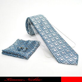 シルバー地にスクウェアーの幾何学模様のデザインネクタイです。☆シルクネクタイ/ビジネスタイ/格安ネクタイ/