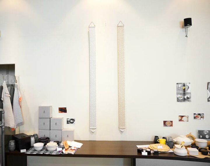 楽天市場 クーポン10 Off 京都洛柿庵 細タペストリー 金唐草 10 170cm タペストリー ロング 和風 和モダン 壁掛け おしゃれ インテリア 雑貨 唐草文様 Ts 768 J Pia