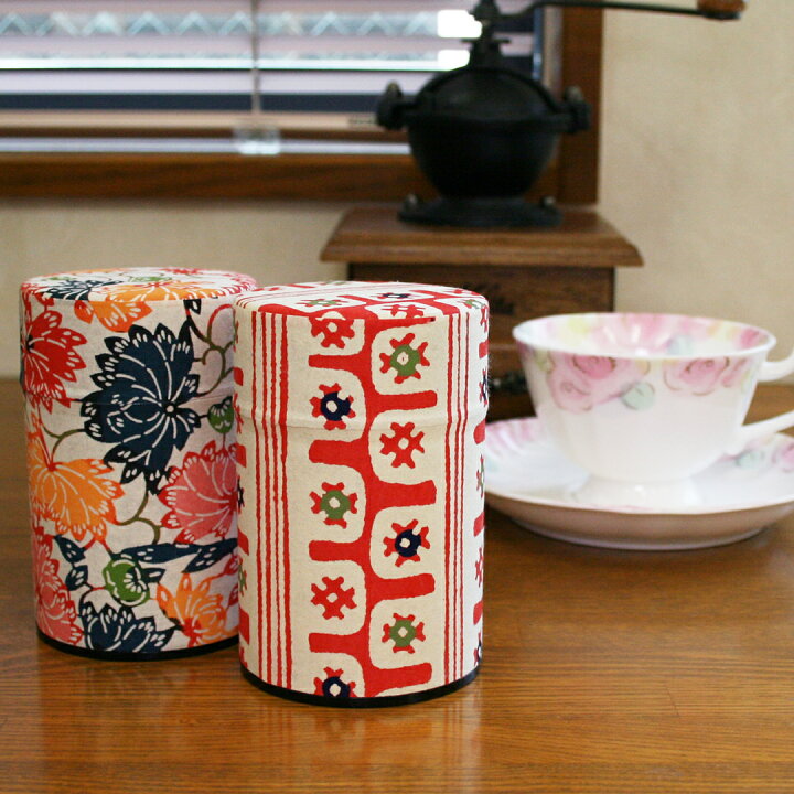 楽天市場 京都 の 型染和紙 で作った 茶缶 100ｇ用 茶筒 おしゃれ かわいい お茶の葉 緑茶 紅茶 コーヒーあす楽 和紙 古典柄 民芸入学祝い 就職祝い 父の日 送料無料 ママ割 おすすめ 敬老の日 プレゼント ギフト 京都の刺繍 三京