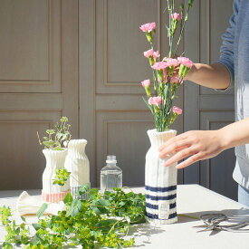 【 226-knit 】くらしをつつむ / お花をニットでつつむ ペットボトルを花瓶に